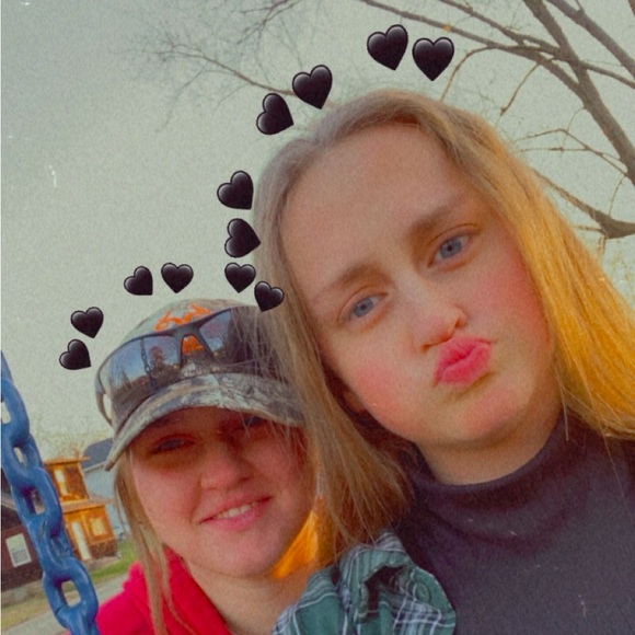 Meet your Posher, Ashley - Picture 1 of 10